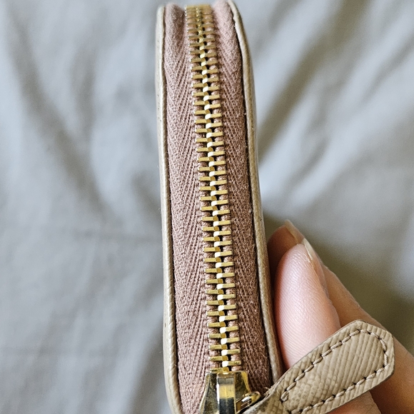 Prada Wallet - Picture 12 of 15